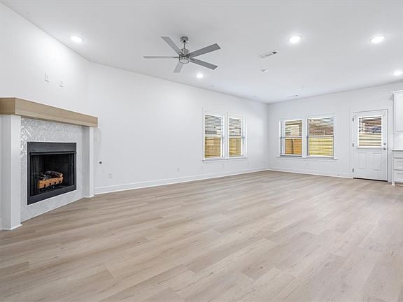 3rd image of 7207 Basswood Ave