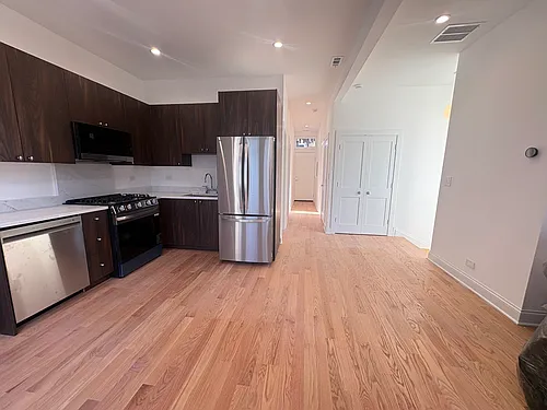 1325 W Barry Ave #2R Photo 1
