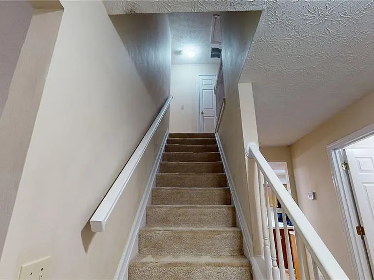 110 Beaverwood Ln — Photo 8