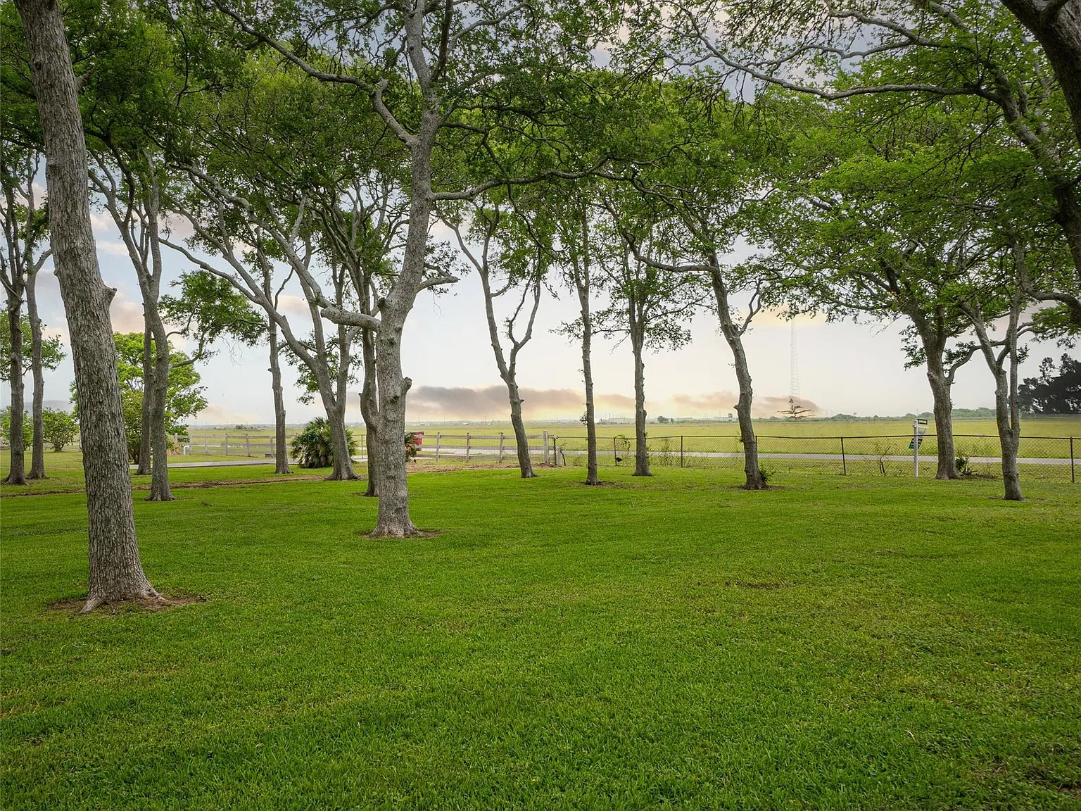 2 bed, 2.0 bath, 1643 sqft, $1,850 — Photo 3