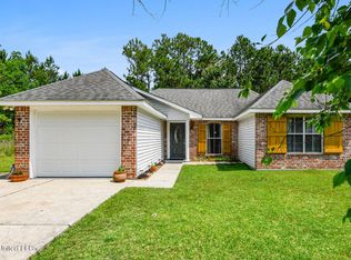 638 Edna St, Waveland, MS 39576