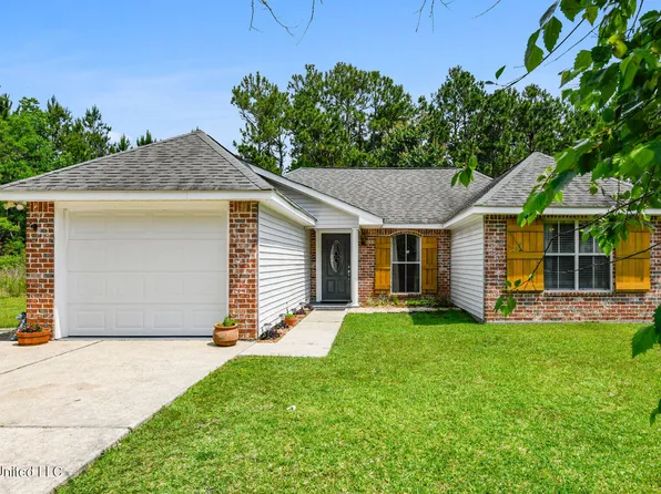 638 Edna St, Waveland, MS 39576