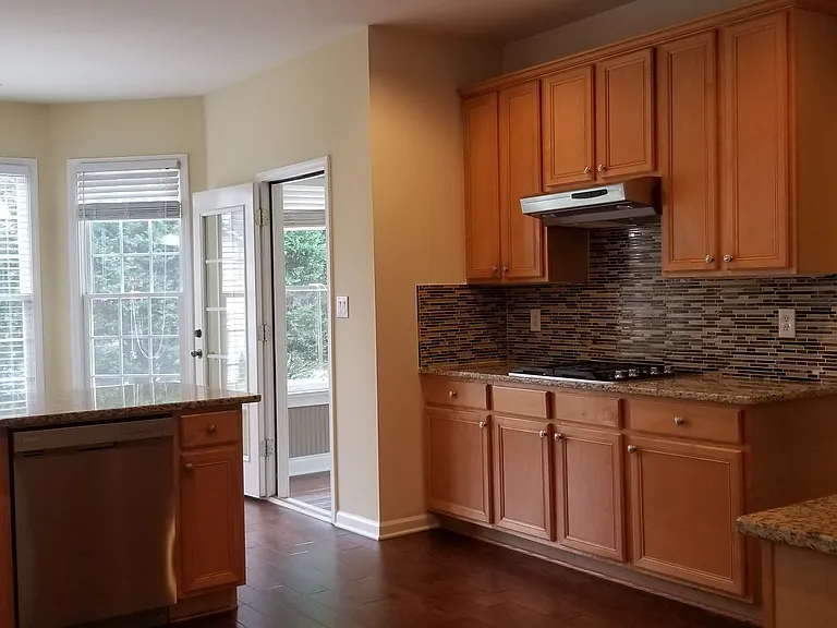 6405 Whitestone Pl — Photo 11