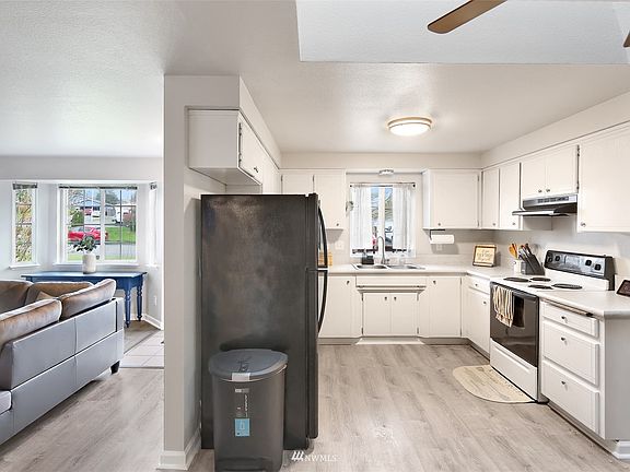 2nd image of 6527 69th St NE