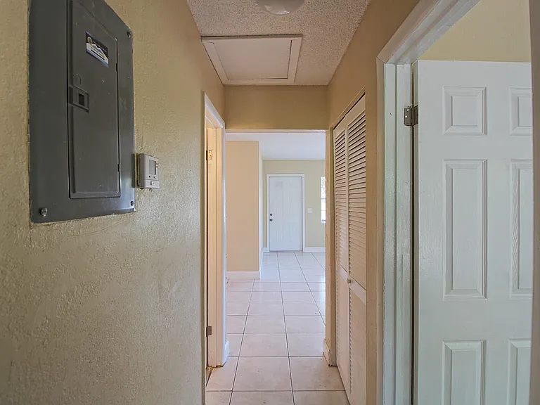1045 Miami Blvd #A — Photo 13