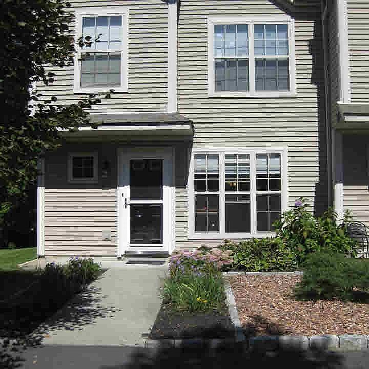 1st image of 21 Troy Ln #21
