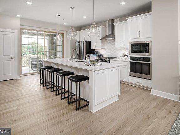 4th image of 1810 Mill Branch Dr