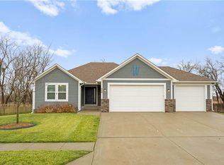 704 N Ryan Rd, Lone Jack, MO 64086