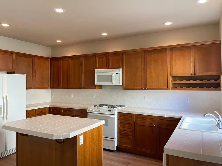 347 NW 207th Ave — Photo 10