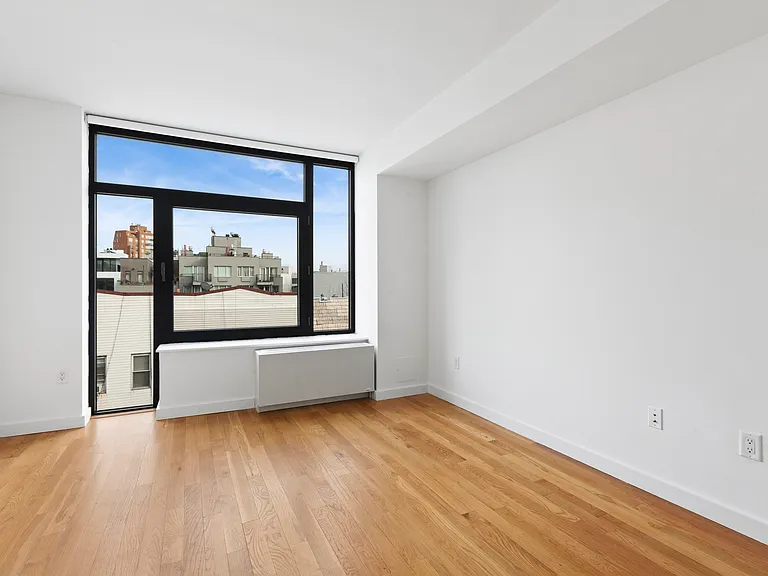 247 N 7th St #1607 — Photo 1
