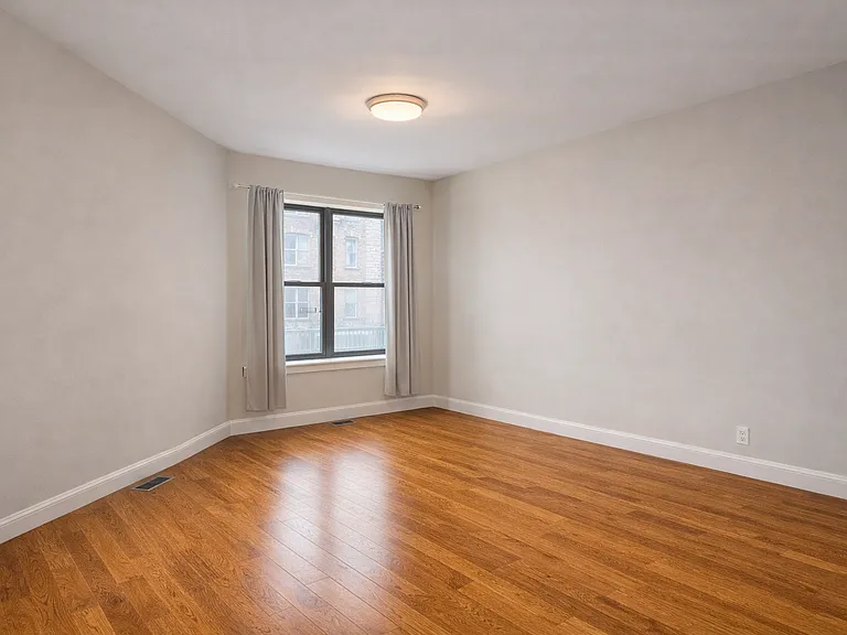 3720 S Indiana Ave #1 — Photo 2