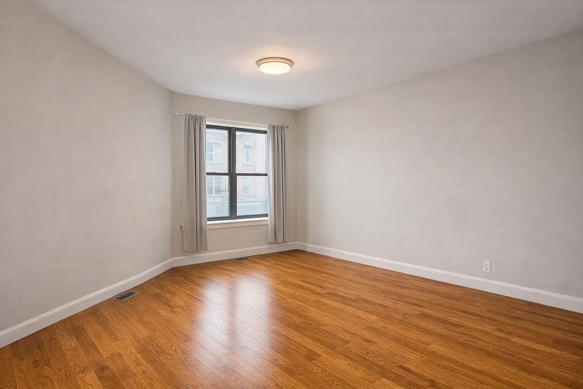 Building Photo - 3720 S Indiana Ave #1