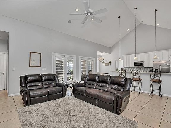 3rd image of 8000 Canyon Lake Cir