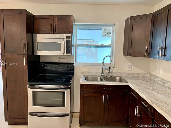 4th image of 1530 N 56th Ave #0