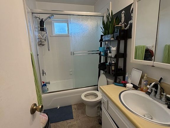 3rd image of 302 8th St APT E