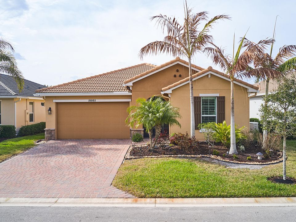 1st image of 10095 SW Oak Tree Circle