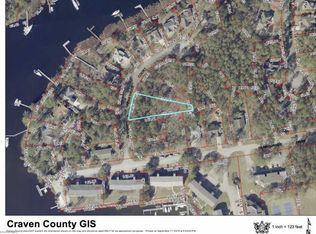 904 Hearthside Ct, New Bern, NC 28560