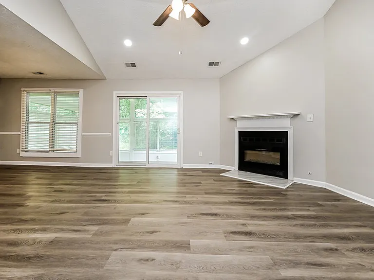2921 Sunset Ct — Photo 3