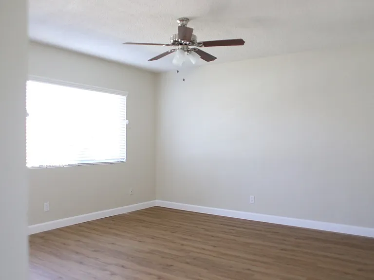 11620 Bellflower Blvd — Photo 7