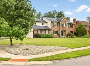10535 Brecken Ridge Dr, Carmel, IN 46033