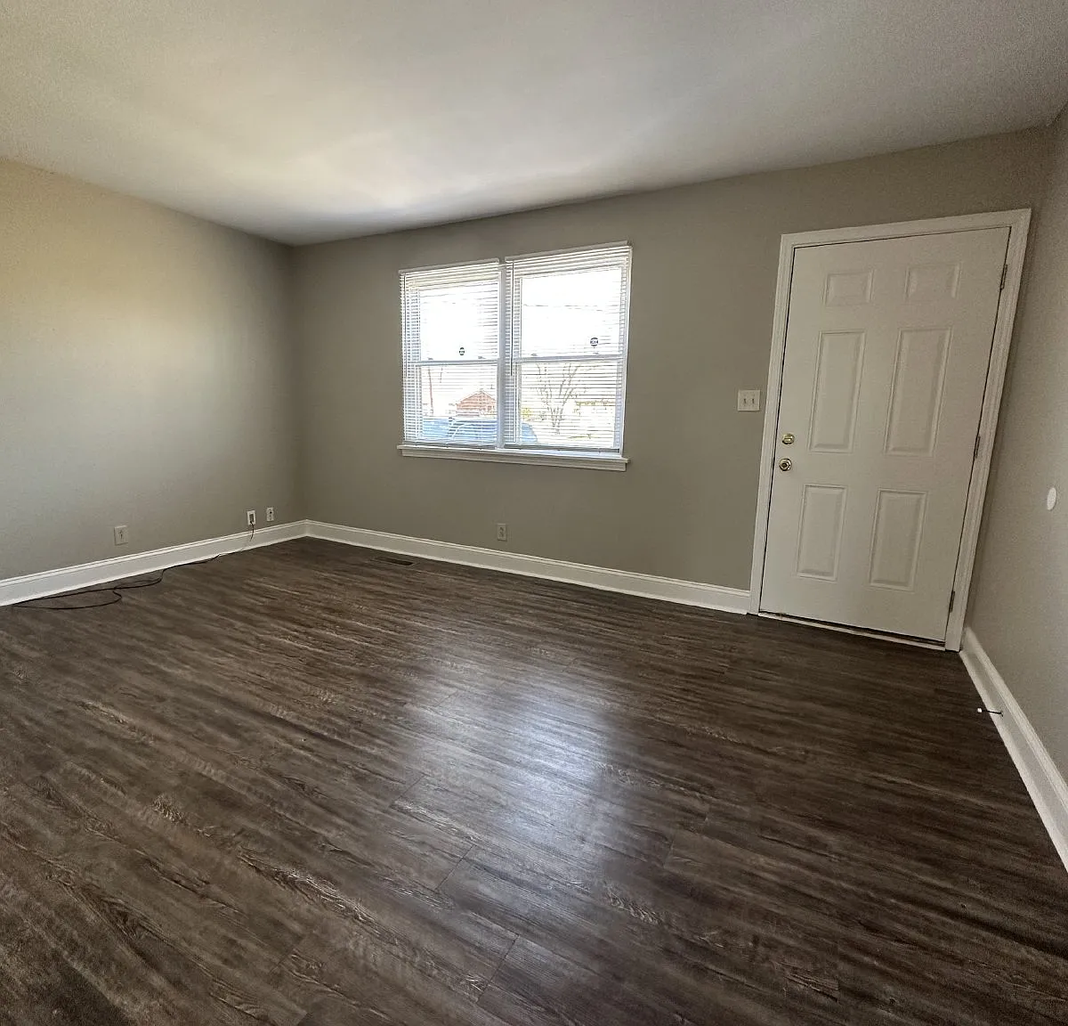 3 bed, 1.0 bath, 1050 sqft, $1,225 — Photo 4