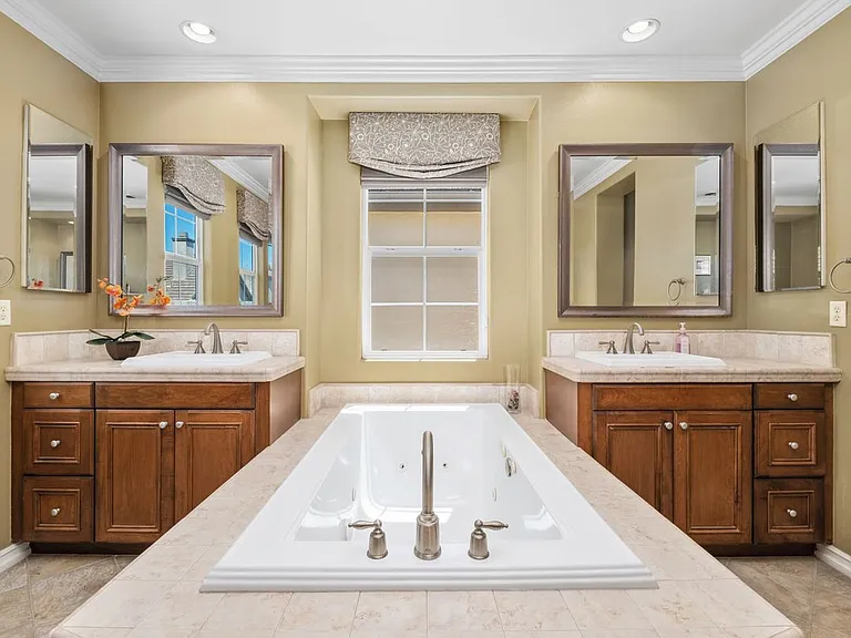 16618 Honeybee Dr — Photo 26