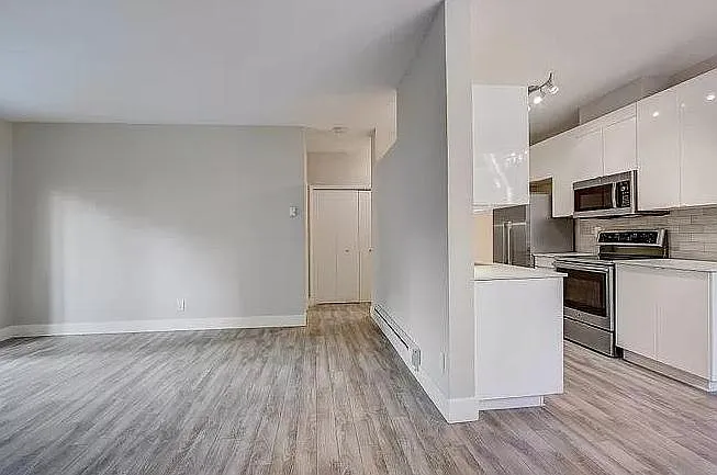207 Schooner Ct — Photo 3