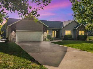 9100 Pineview Lake Dr, Linden, MI