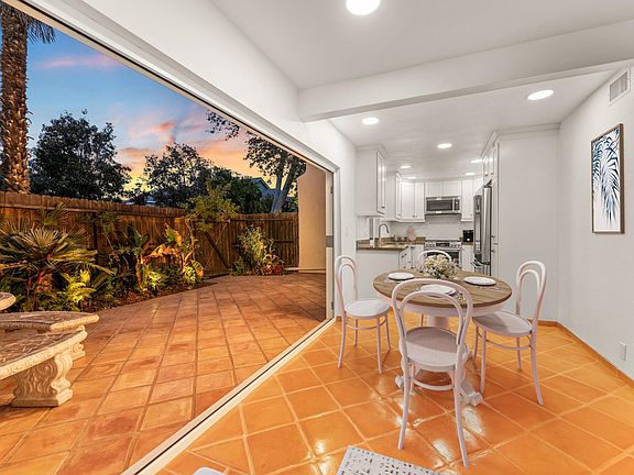 4th image of 795 Seawind Way