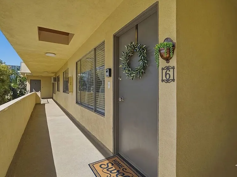 1827 N Van Ness Ave — Photo 18