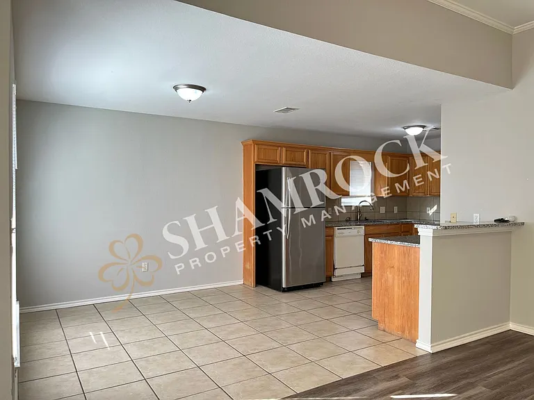 10205B Lilac — Photo 3