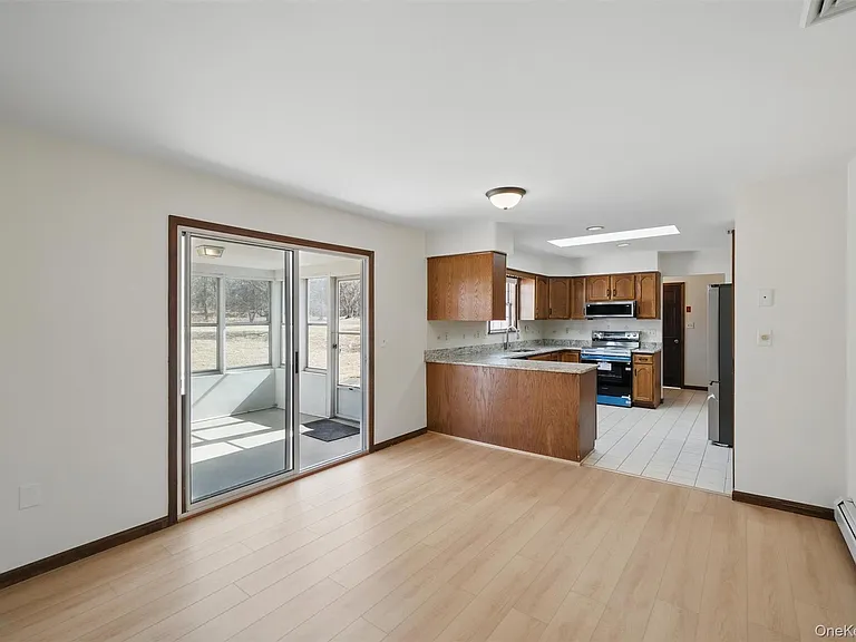 30 Shore Blvd — Photo 10
