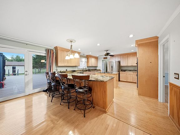 5th image of 416 Saddlebrook Ln
