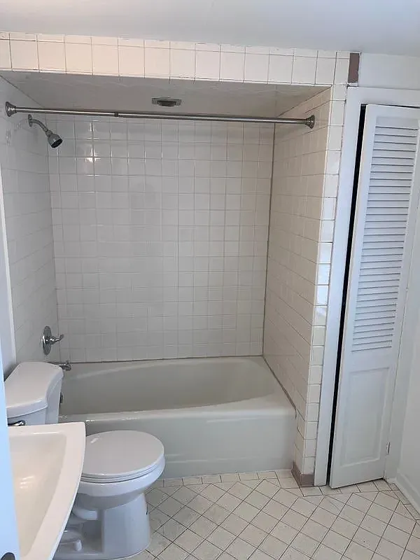 2 bed, 975 sqft, $3,650 — Photo 1
