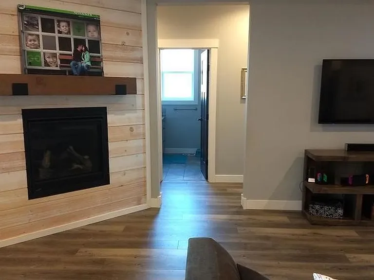 1702 Aaron Dr — Photo 5