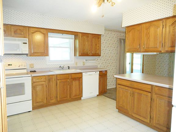 2nd image of 79 Timber Trail Dr