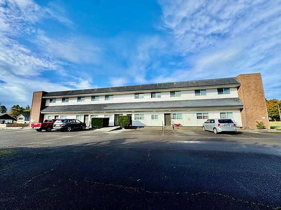 2nd image of 1101 Pacific Ave N APT 16