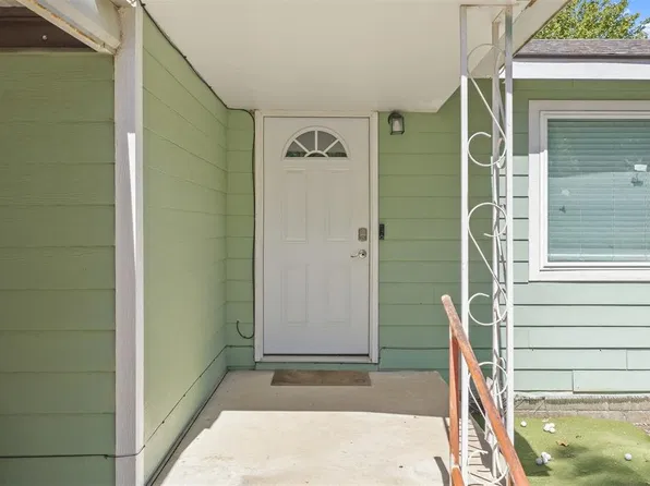 302 W E St, Elmore City, OK 73433