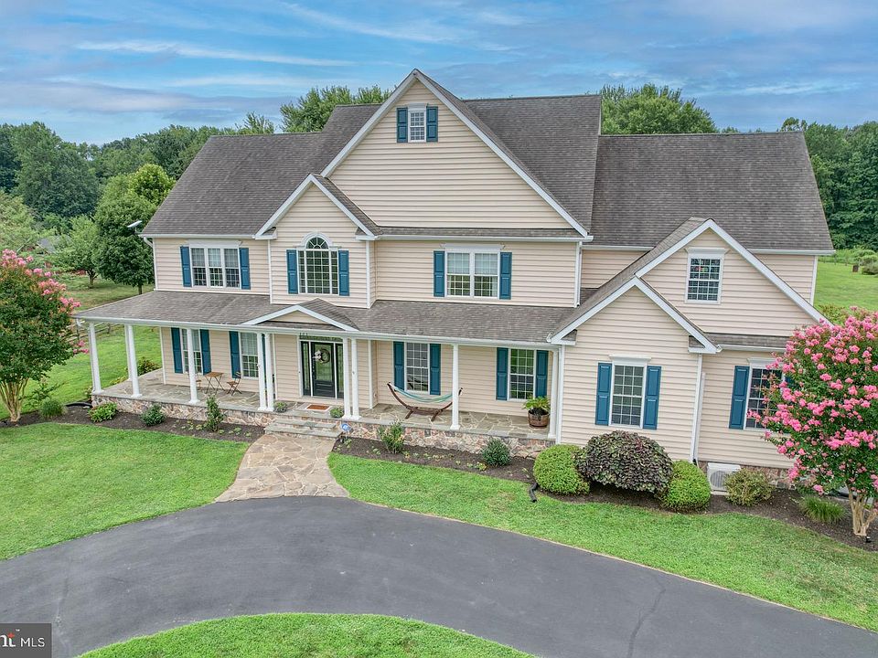 1st image of 121 Browning Ln