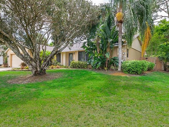 2nd image of 7929 Glen Abbey Cir