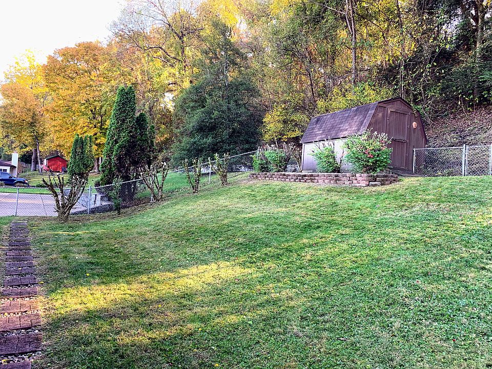 2nd image of 2635 Larwood Dr