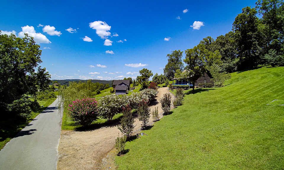 1st image of 375 Gillespie Ln