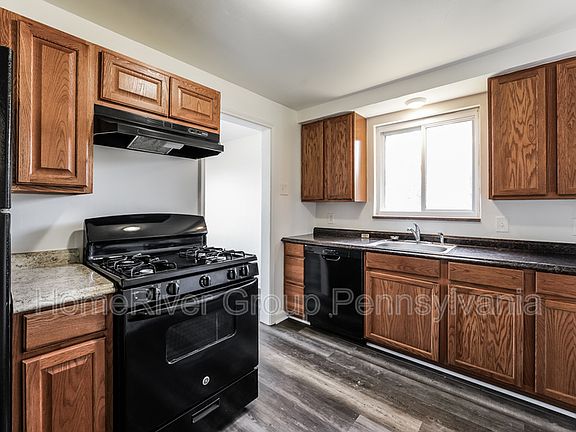 4th image of 5724 Brinley Dr