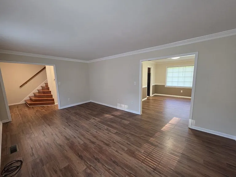 212 Stratford Dr — Photo 15