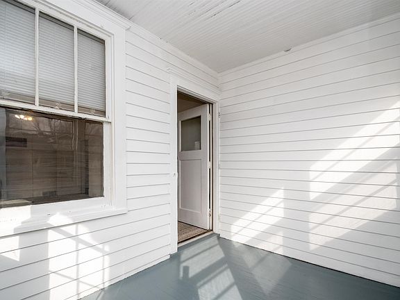 5th image of 1101 E Willcox Ave