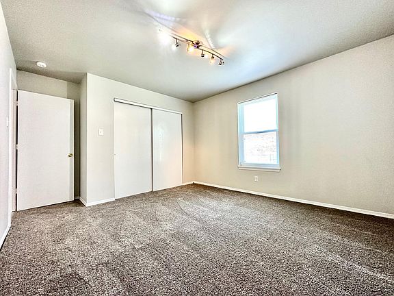 4th image of 9441 Green Park Gardens Dr #A