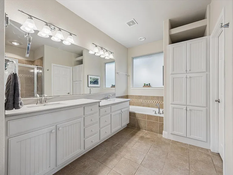 313 S Flamingo Dr — Photo 16
