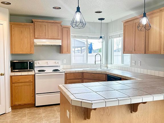 2nd image of 7817 Snoqualmie Dr