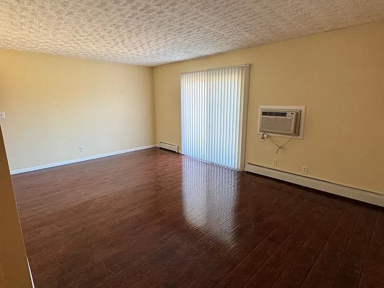 3120 Meriday Ln — Photo 3