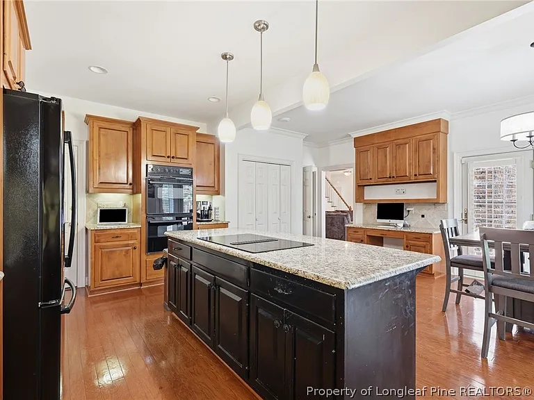 3525 Prestwick Dr — Photo 8